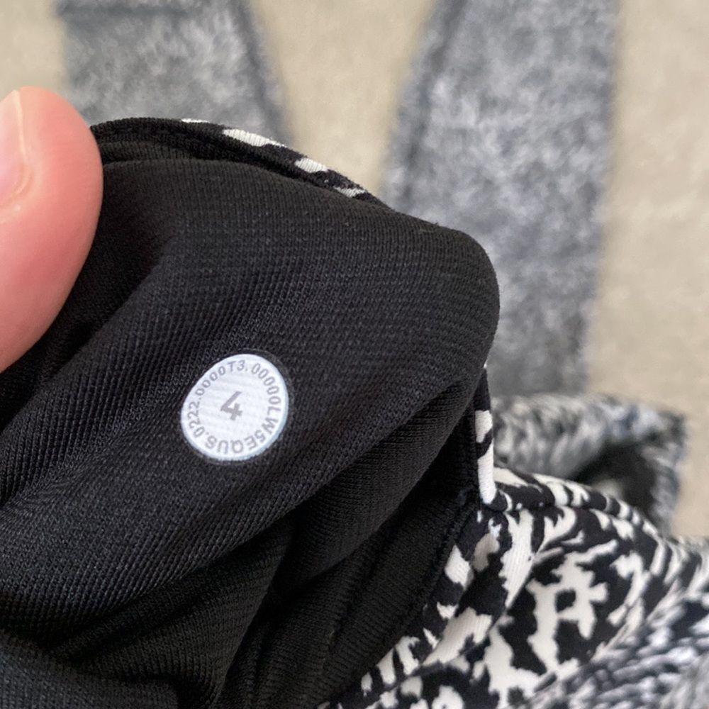 lululemon athletica Black and White Patterned Leggings - Picture 9 of 9